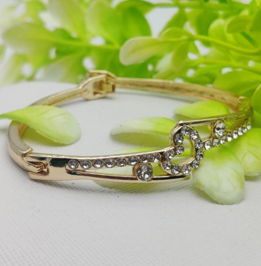 Imported Adjustable Heart-link Crystal Bracelet – Elegant Sparkle Redefined | Best Quality Artificial Bracelet For Girls & Women | Bracelet For Every Occasion | Elegant Design