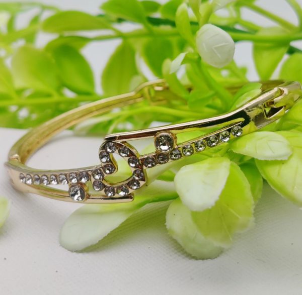Imported Adjustable Heart-link Crystal Bracelet – Elegant Sparkle Redefined | Best Quality Artificial Bracelet For Girls & Women | Bracelet For Every Occasion | Elegant Design